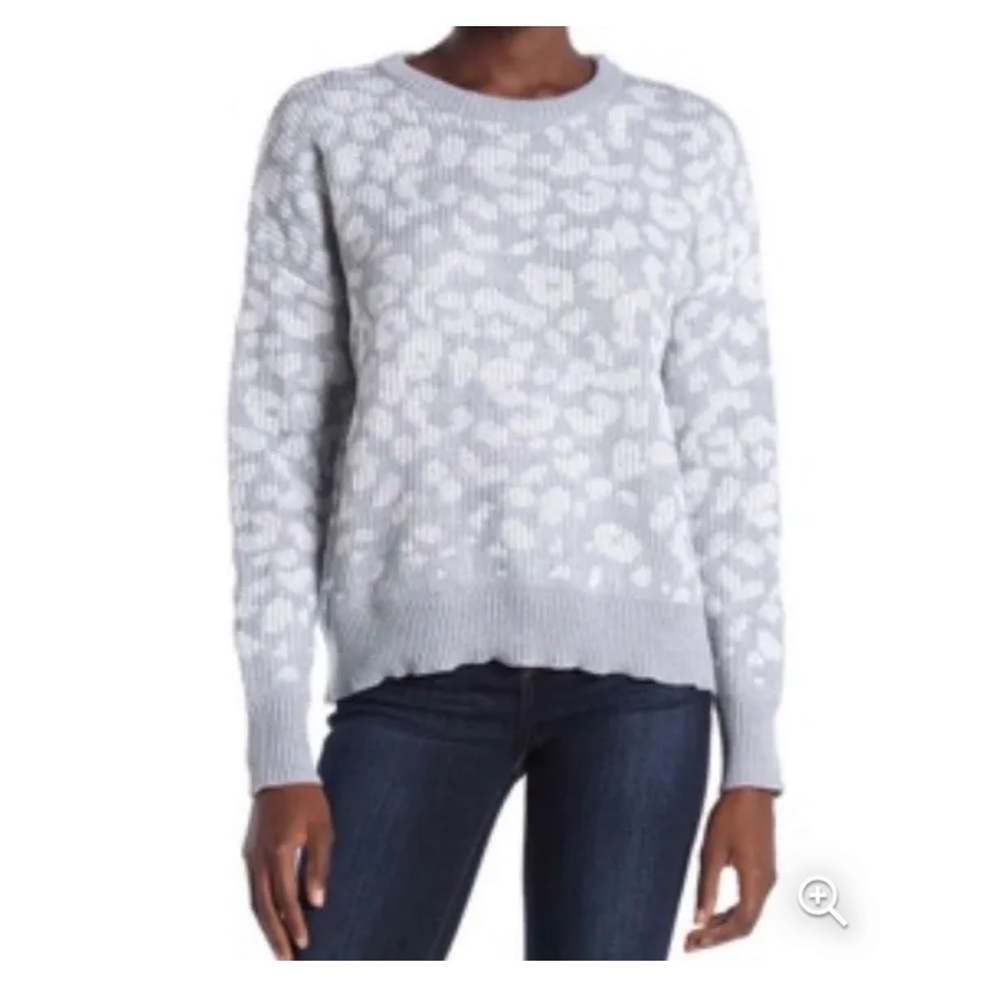 John + Jenn | Leopard Crew Neck Long Sleeve Sweater SIZE M. EXCELLENT CONDITION